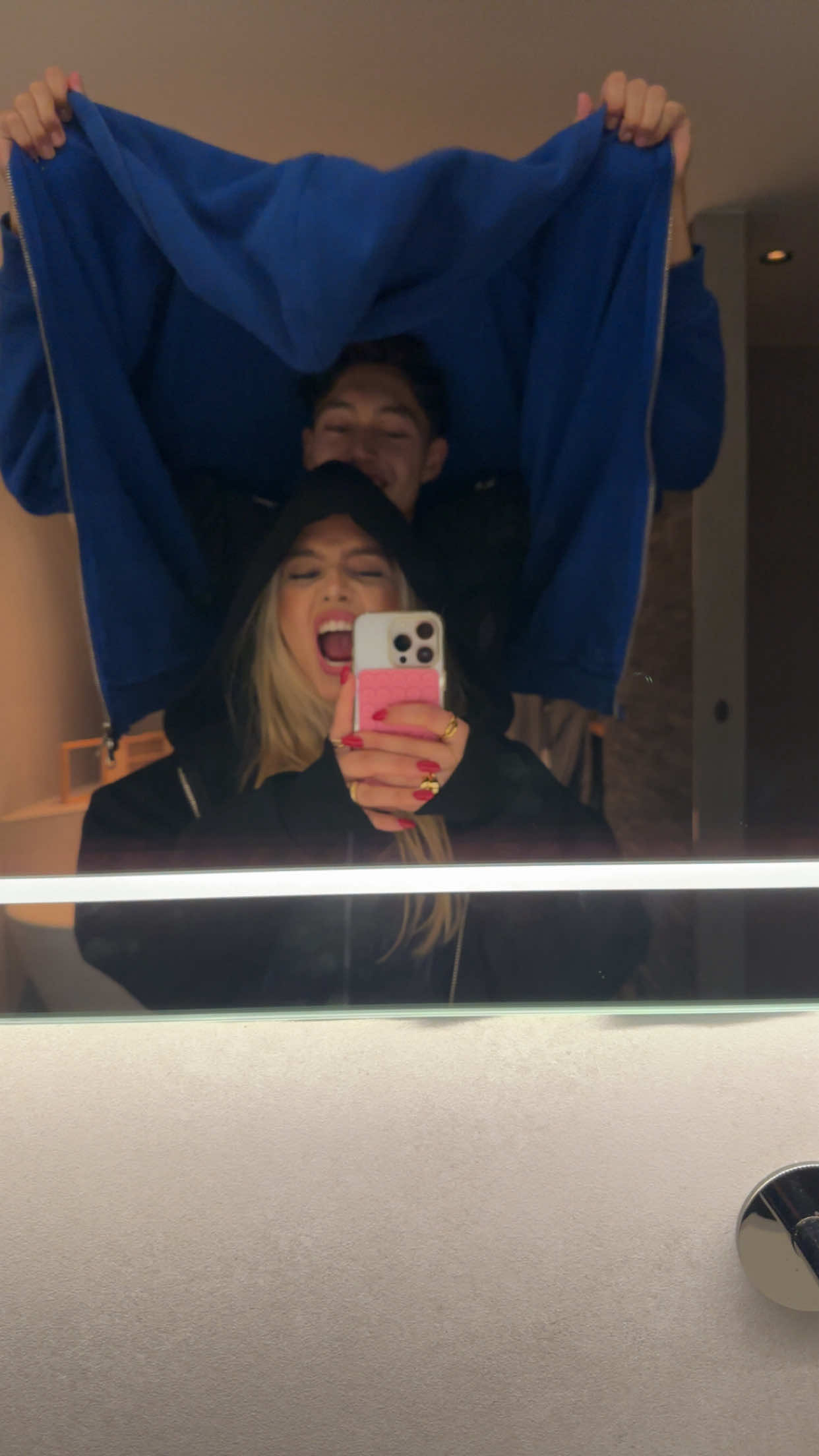 @simoneesmee