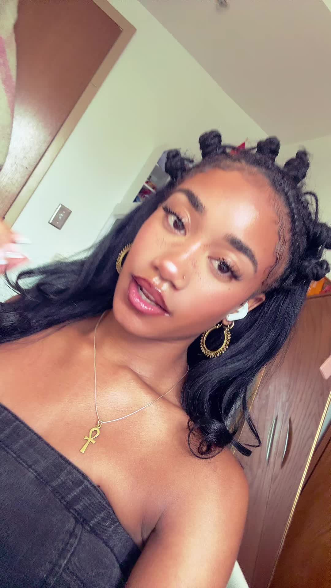 @Mani👅