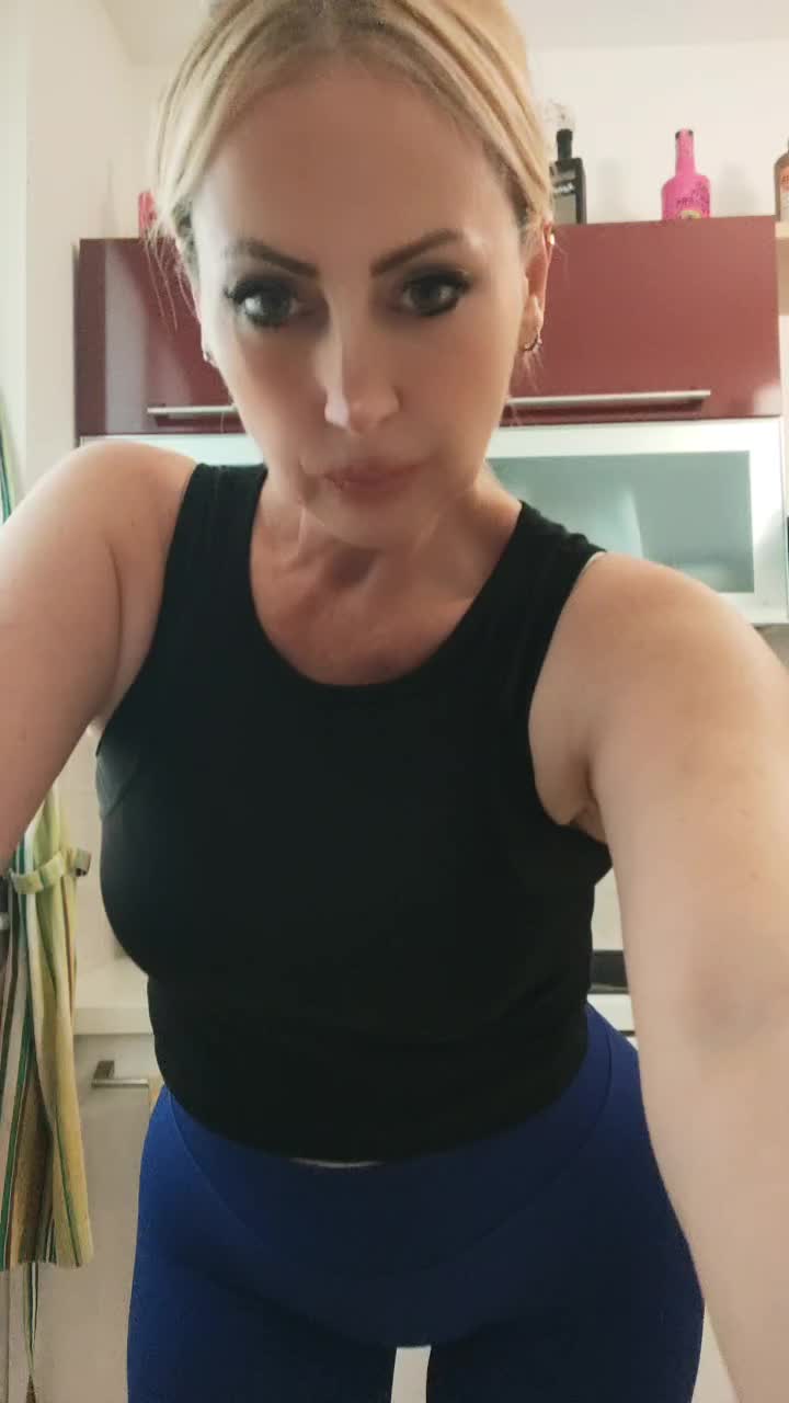 @SIMONA la regina 💋👑