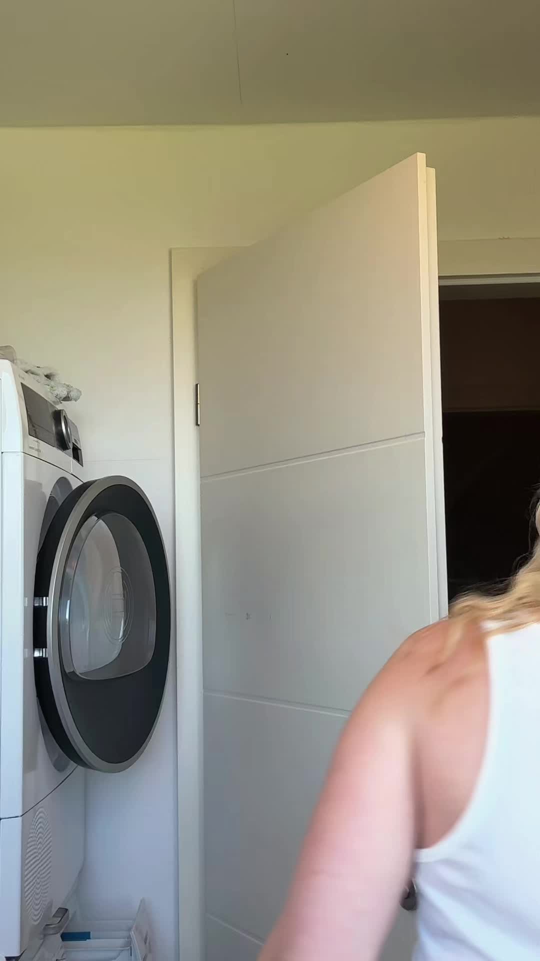 @justlarathings