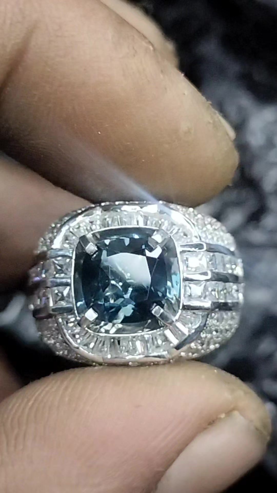 @uzzy gemstone