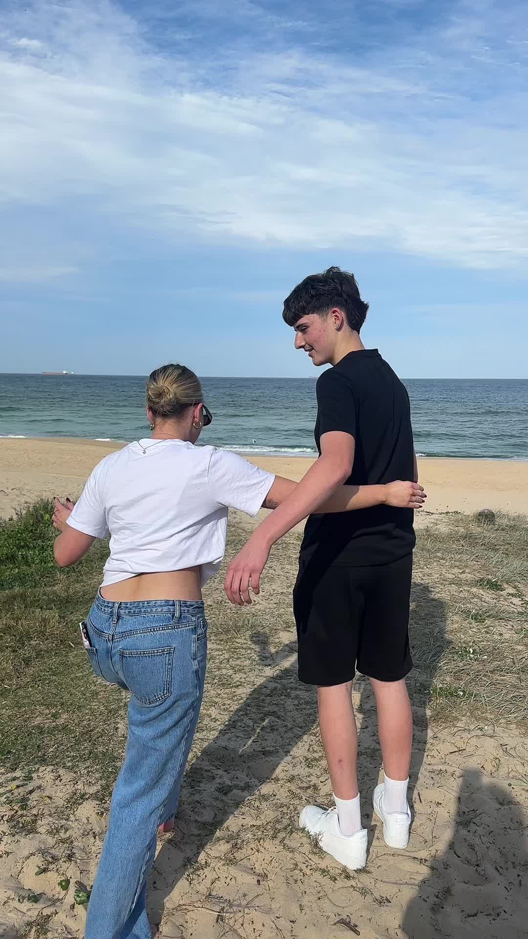 @🚶&zwj;♂️