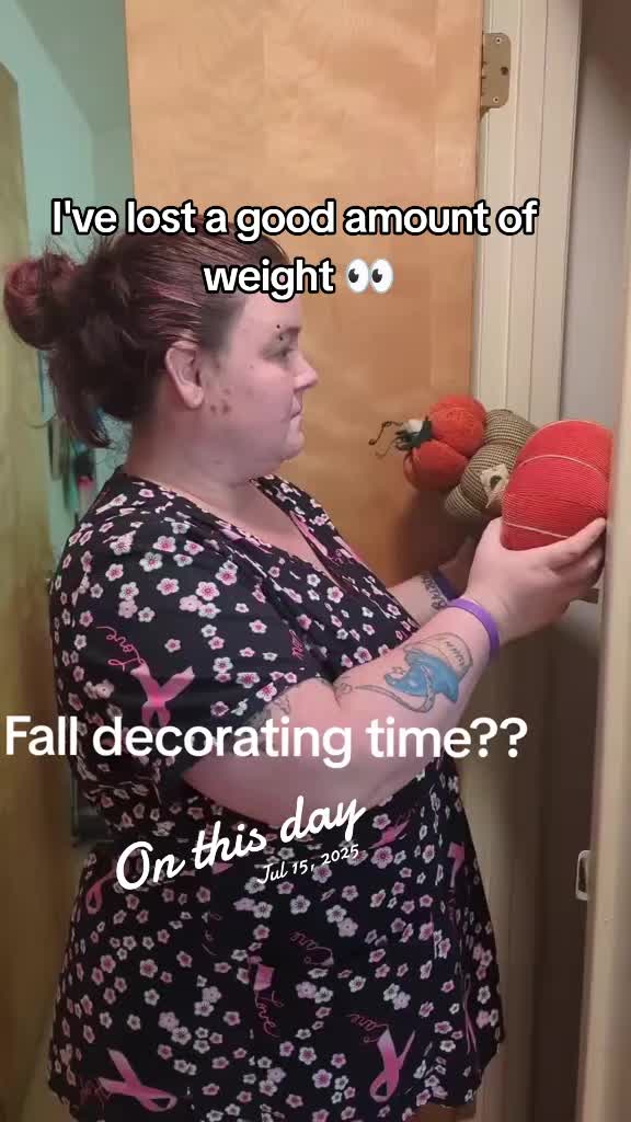 @EmoChickThatsBroken🖤