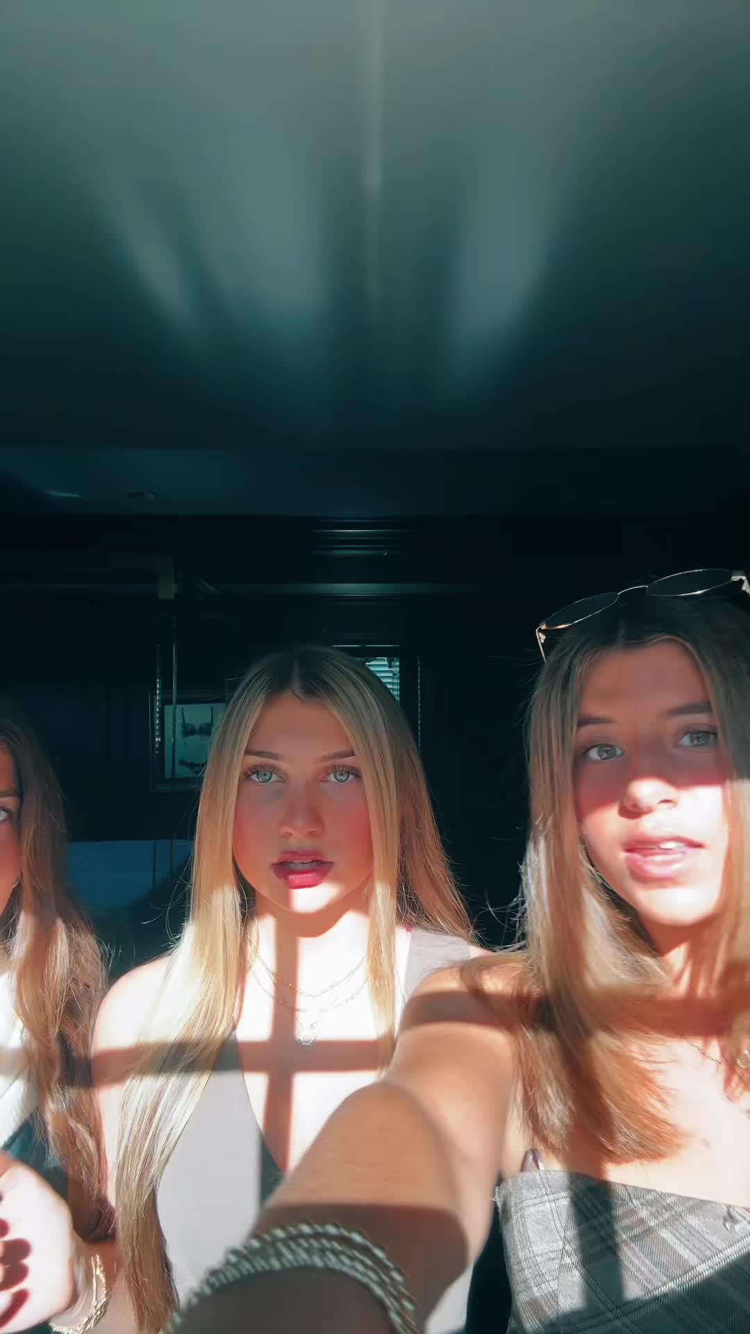 @this is not lizzy🥱
