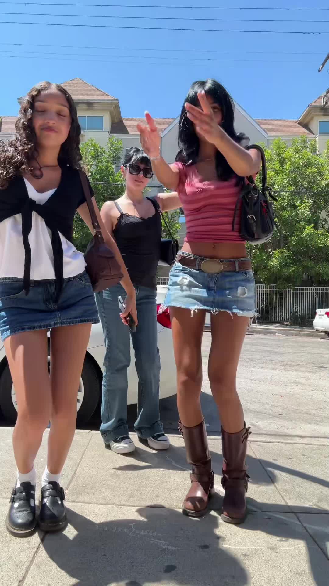 @bella