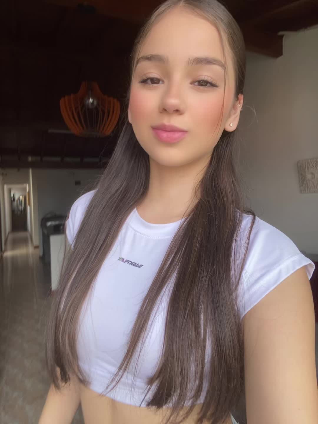 @Ana María