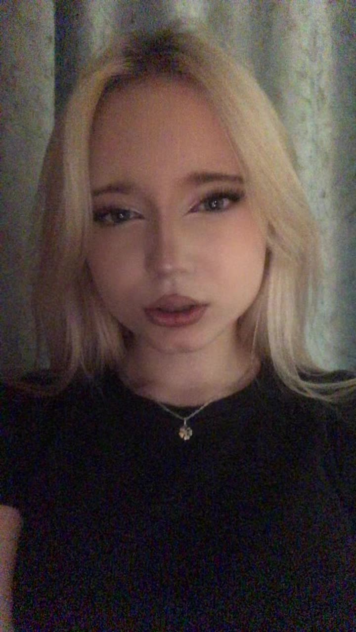 @аняяя