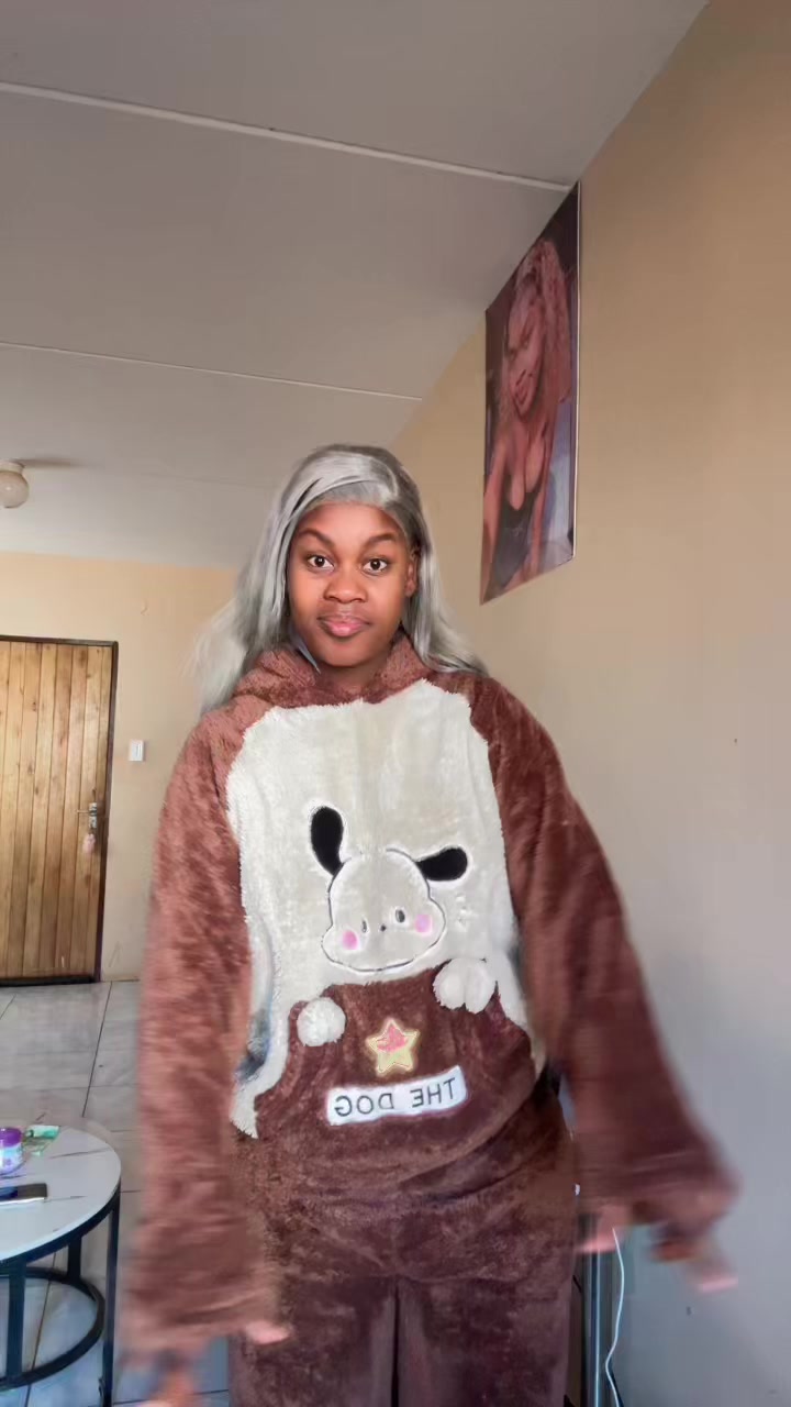 @MakaGuccikay1owes2akekho