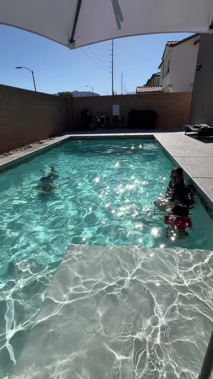 @Desareee
