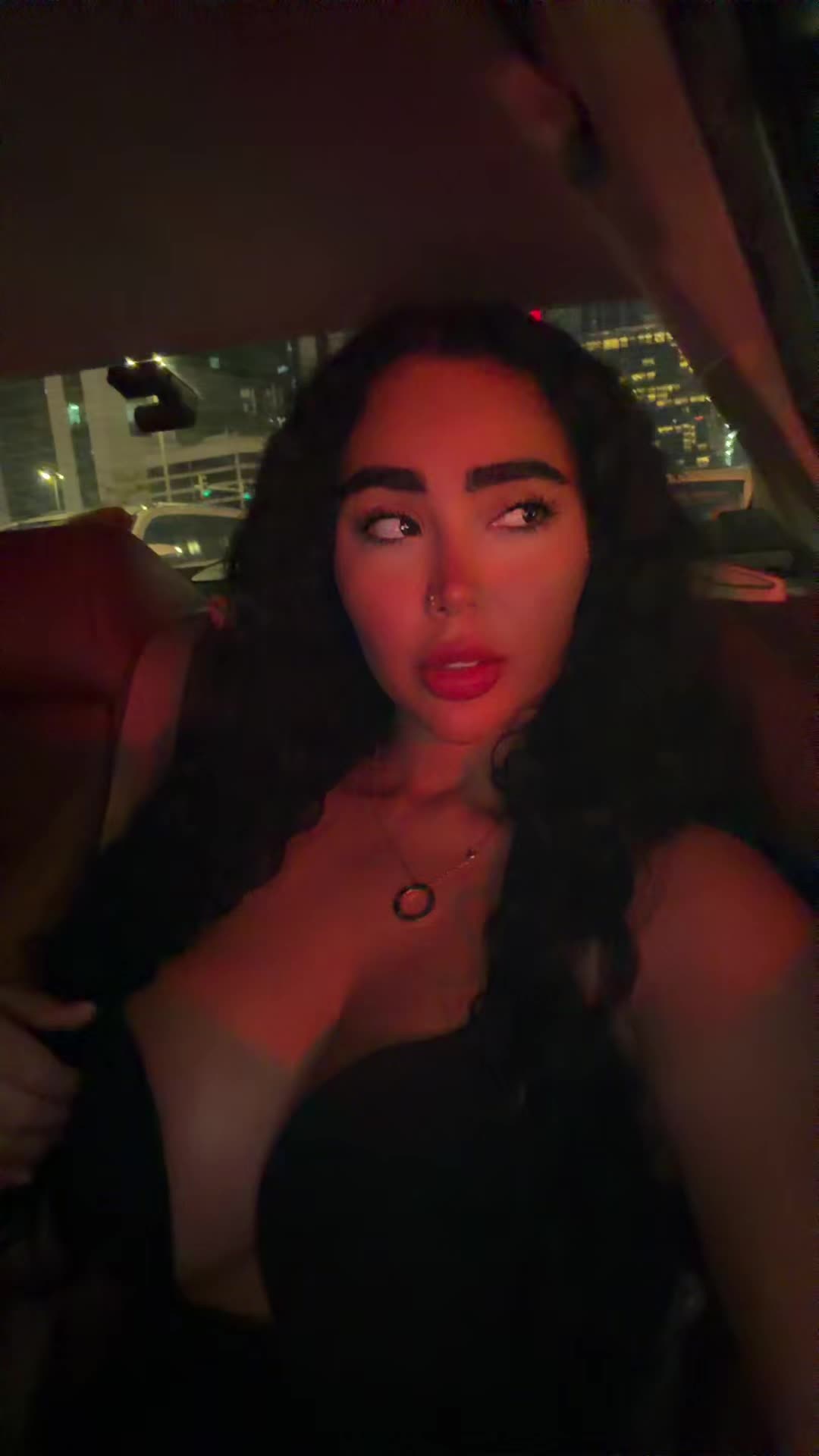 @melikam.mo