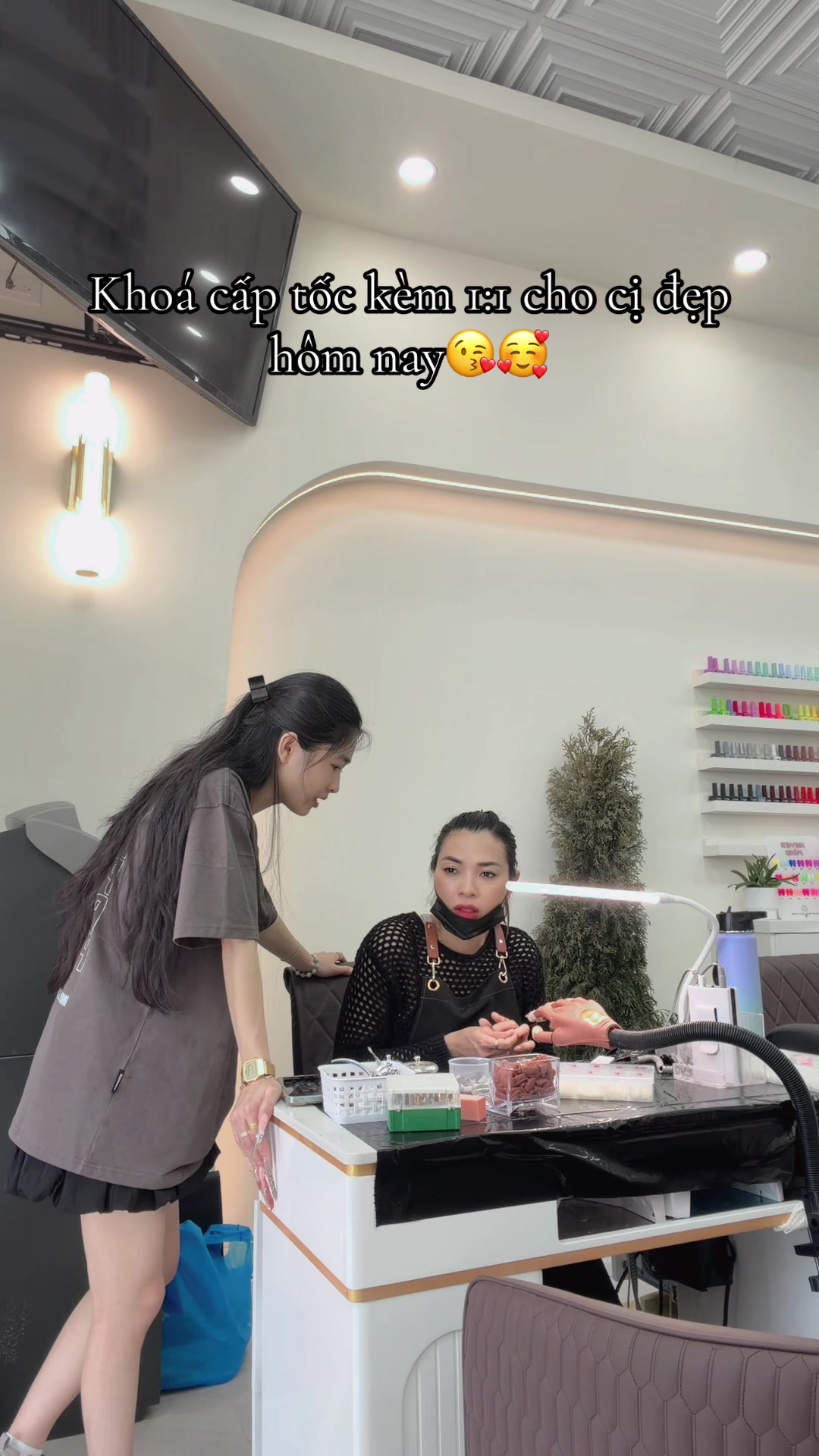 @KimmieNails🇻🇳&hearts;️🇨🇦Tấu H&agrave;i😜