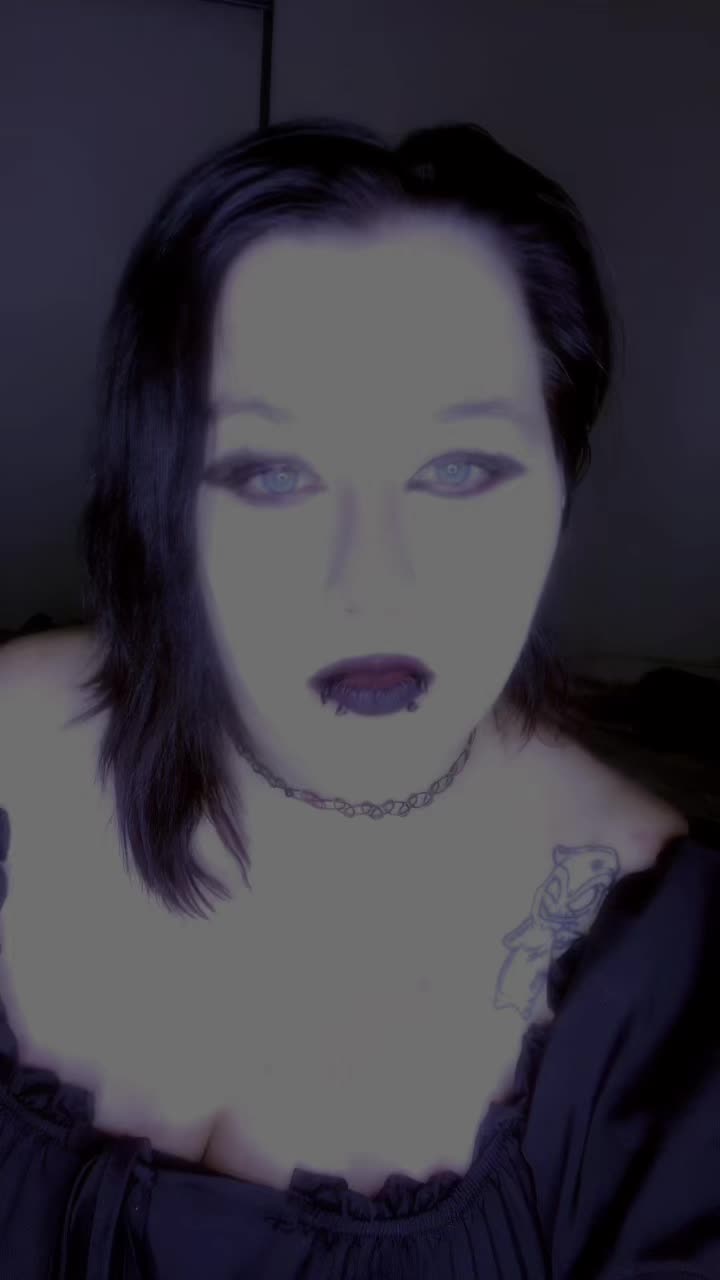 @sp00ky_treats