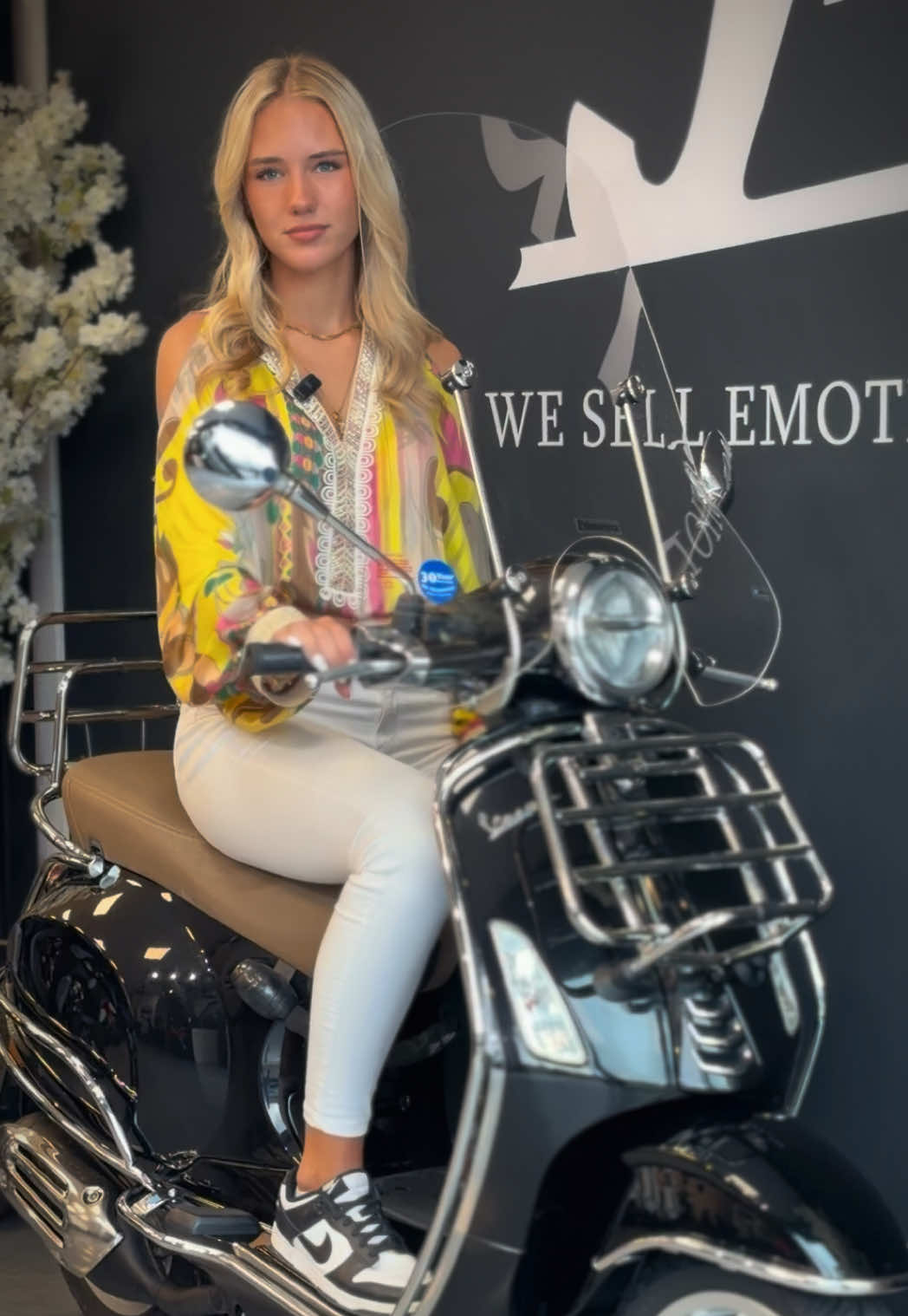 @J2 Scooters & Motoren