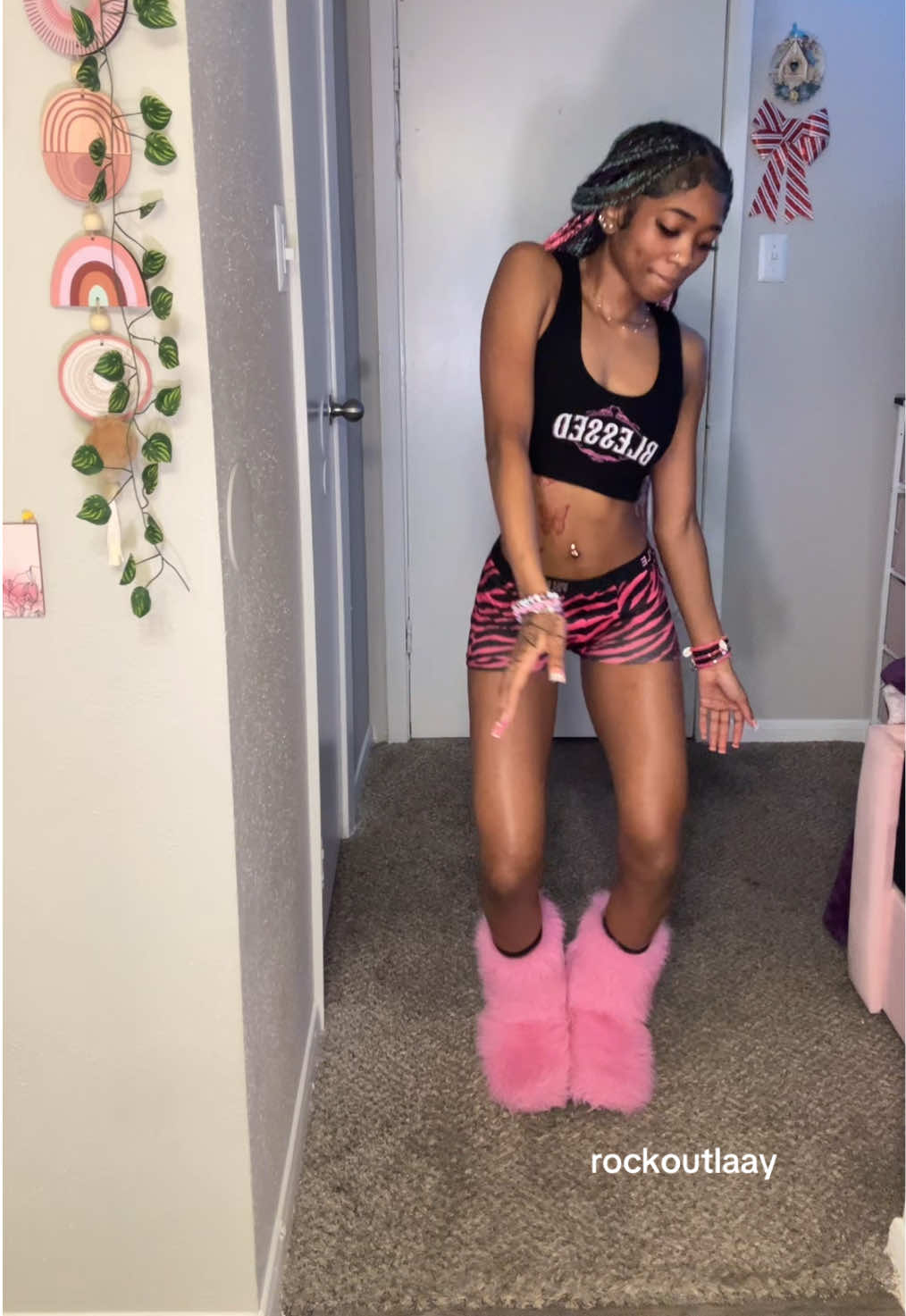 @rockoutlaay