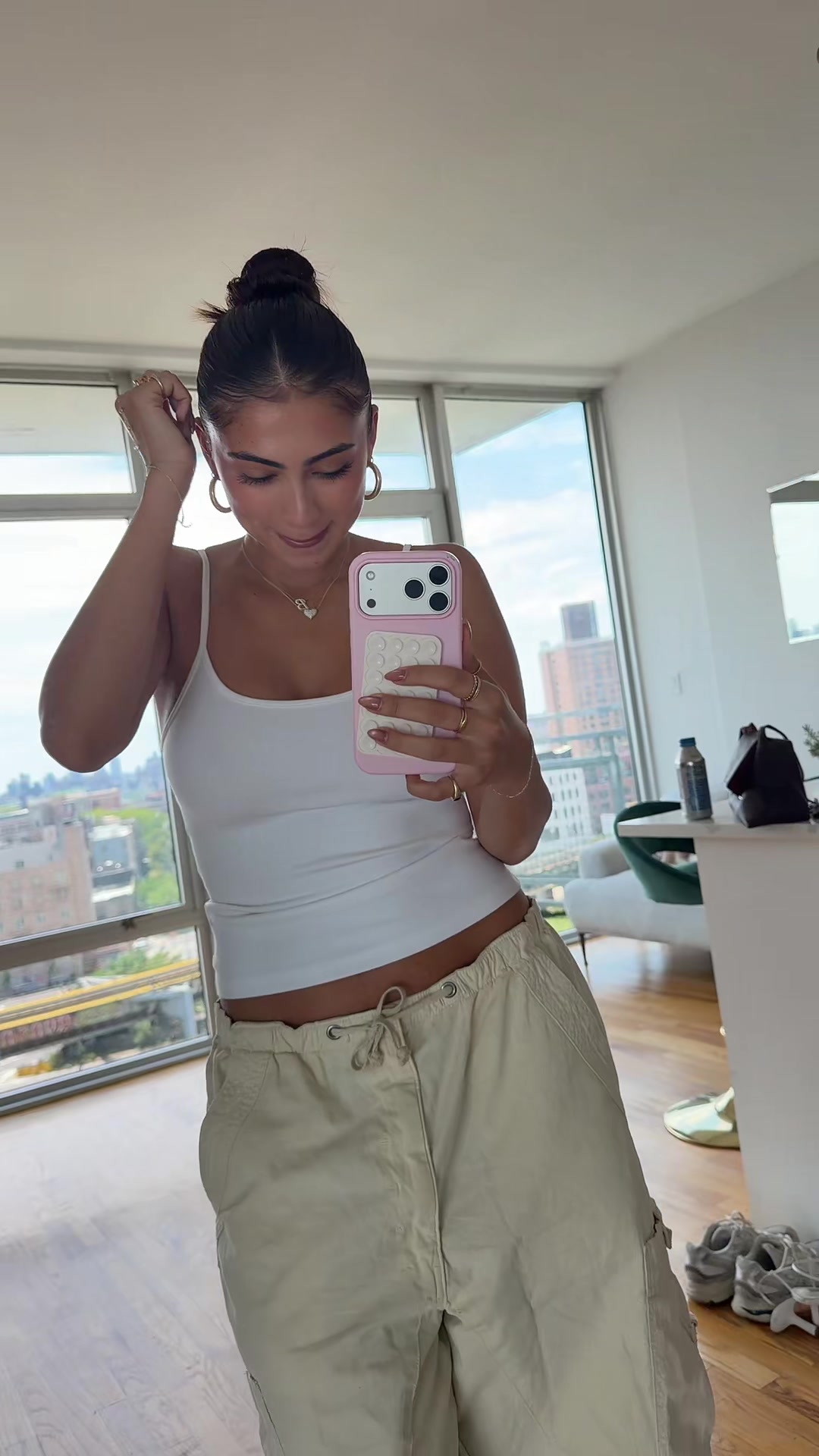 @bella