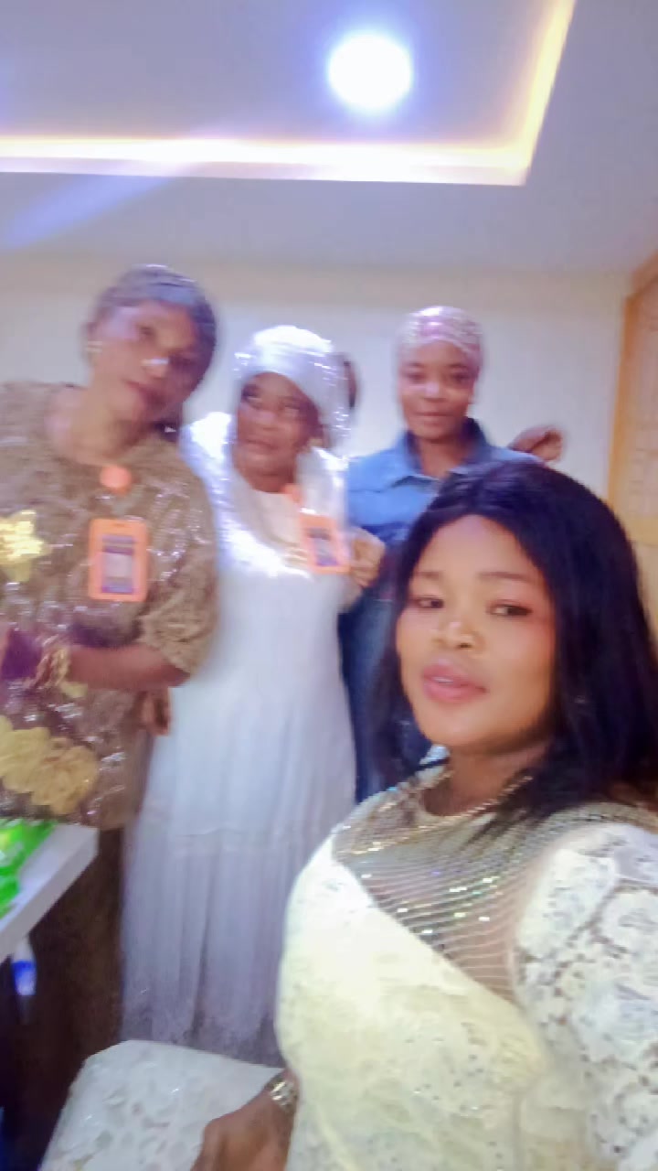 @labakenike