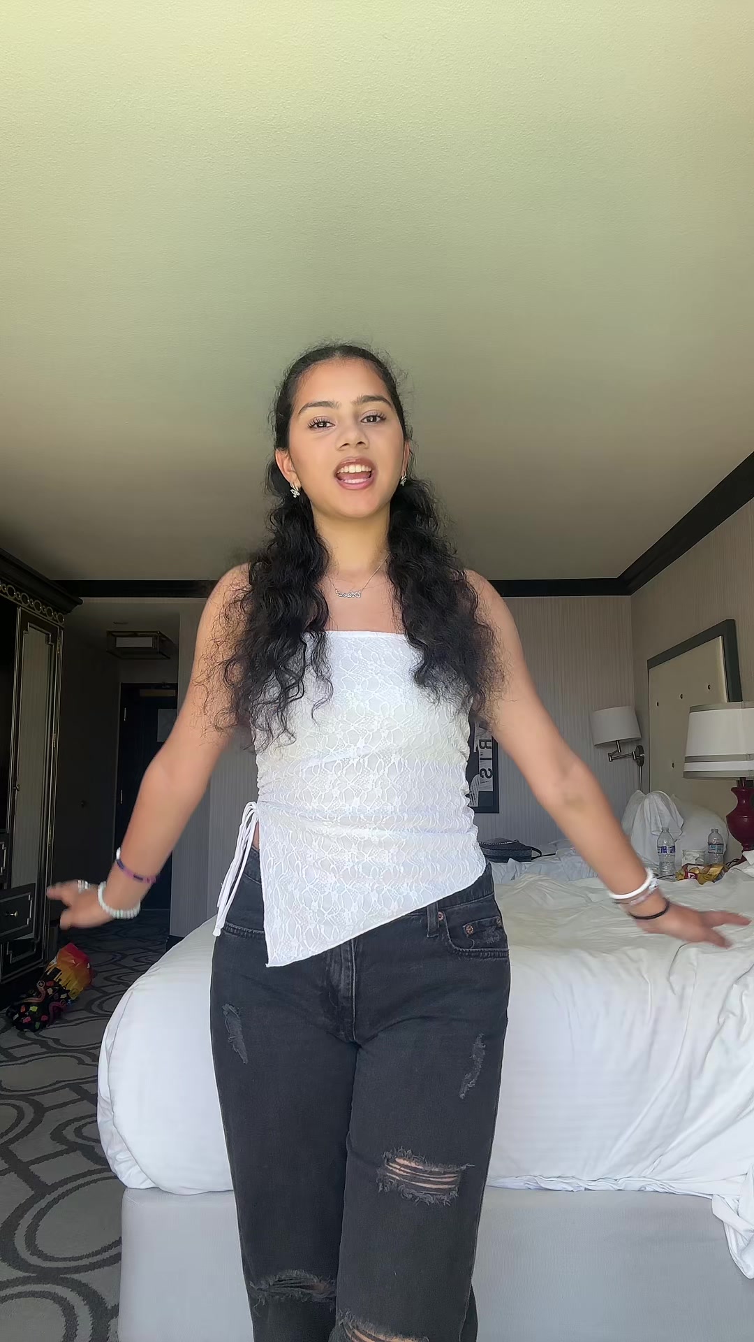 @alverabamorya