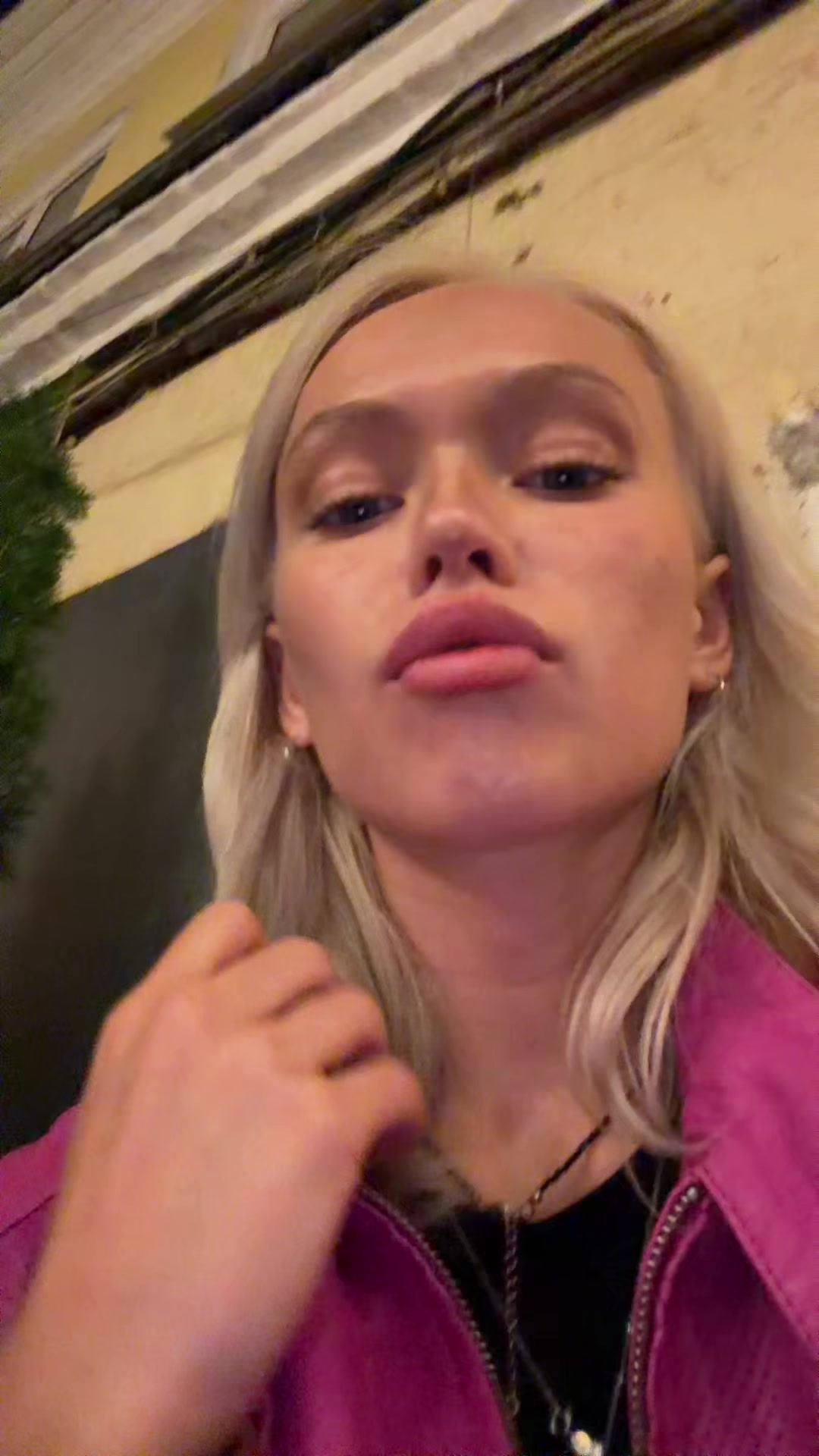 @KARINA
