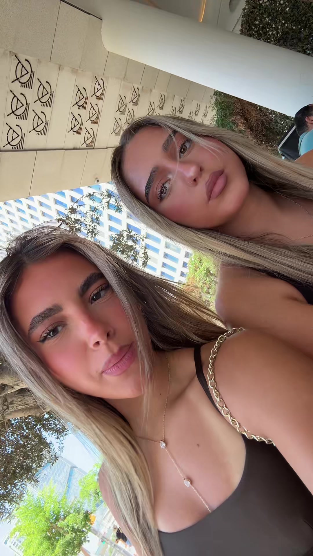 @romifriedman_