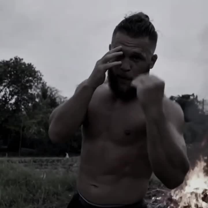 @Crewysanzz