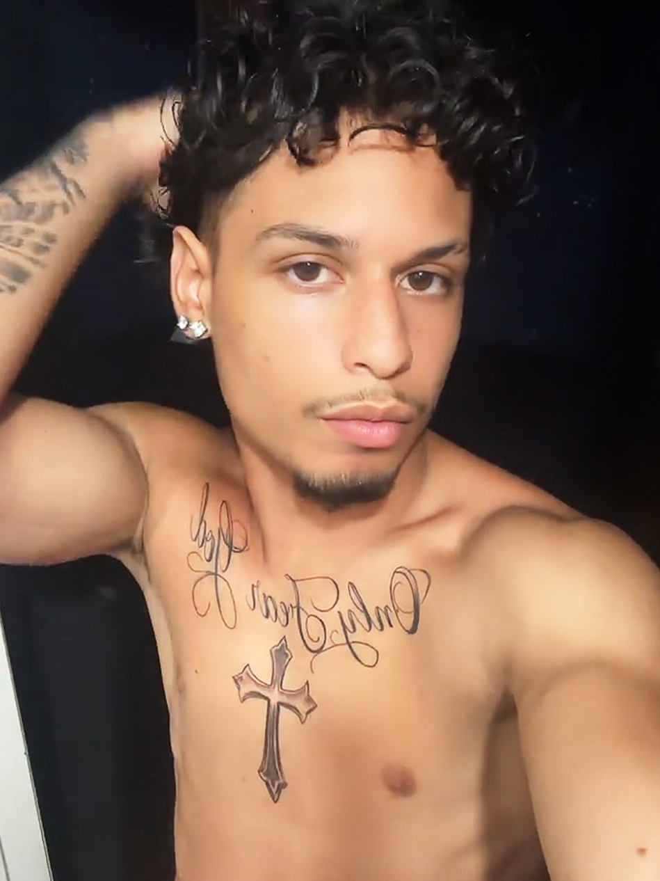 @Team Lightskin 💛💛💛