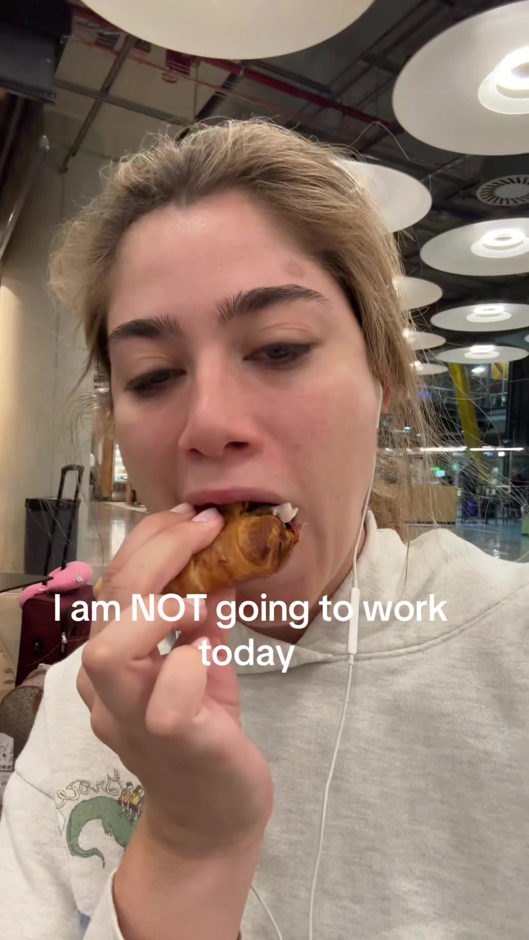 @Delusional bimbo 👑👑