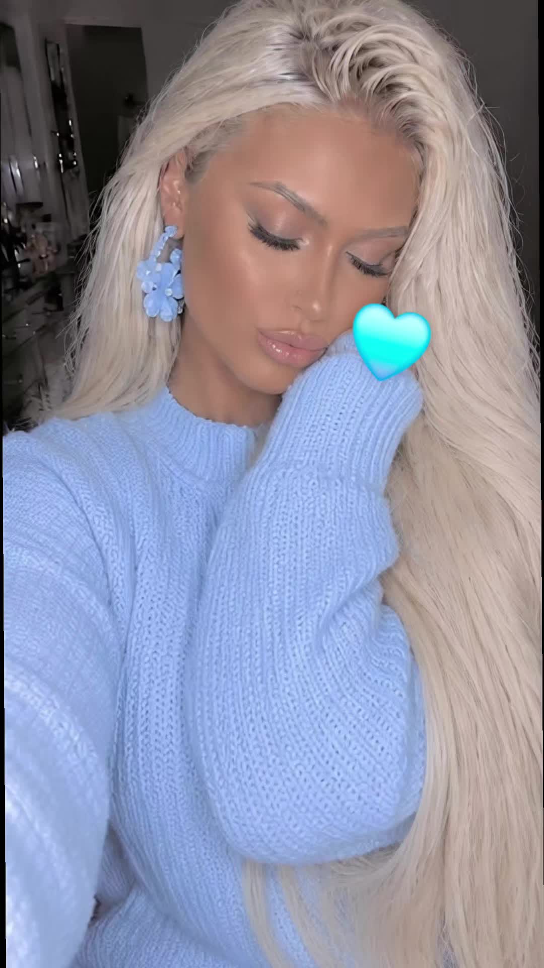 @Erikah