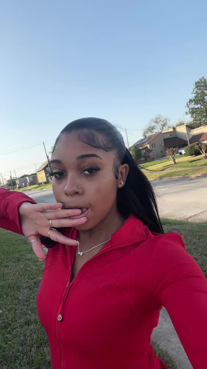 @liyahli