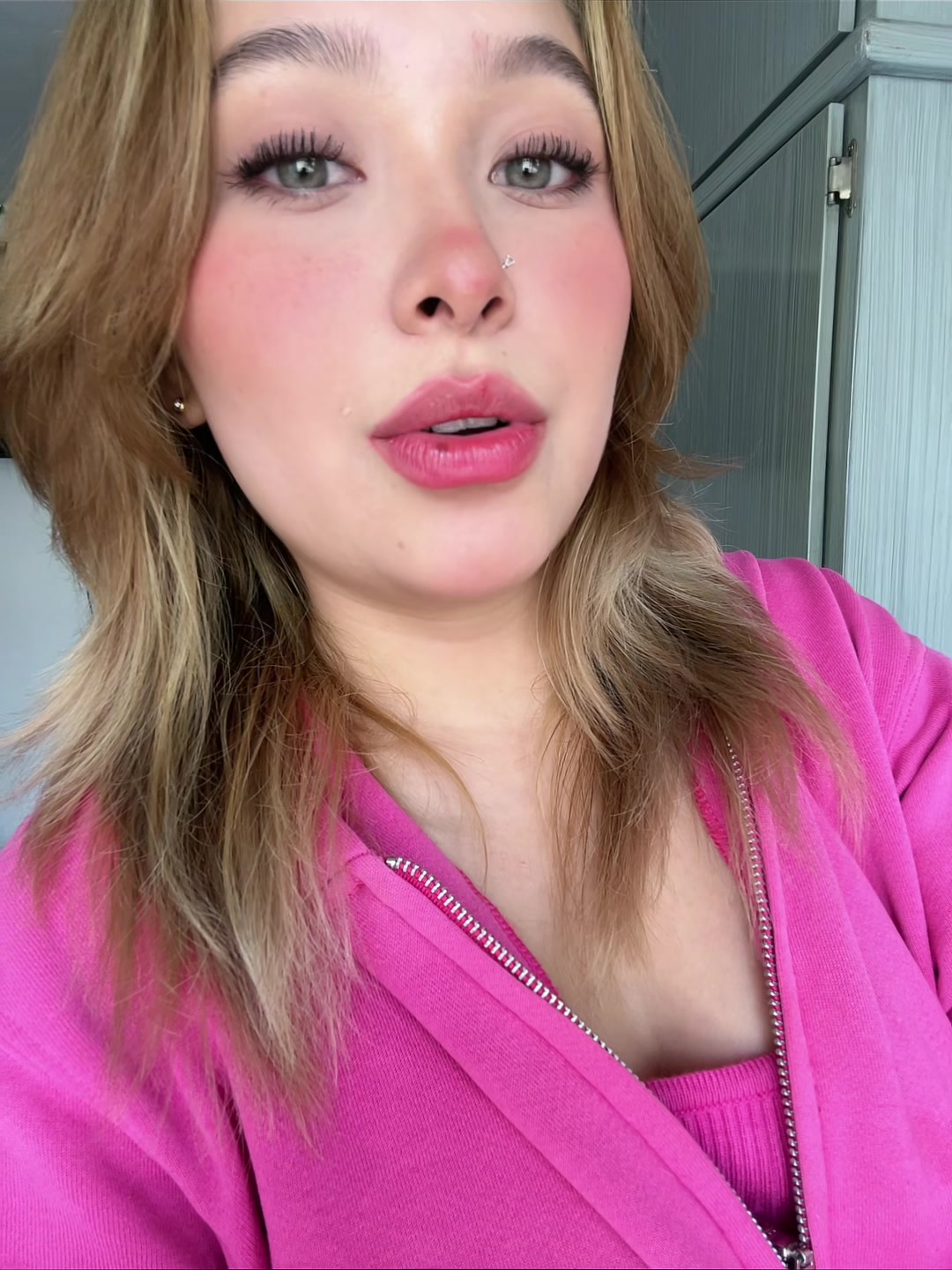 @🧘🏼&zwj;♀️