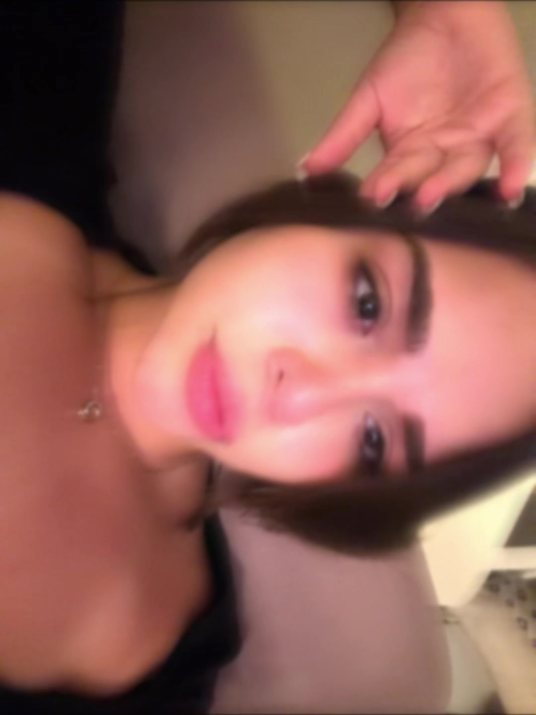 @Ashley Vi&ntilde;als