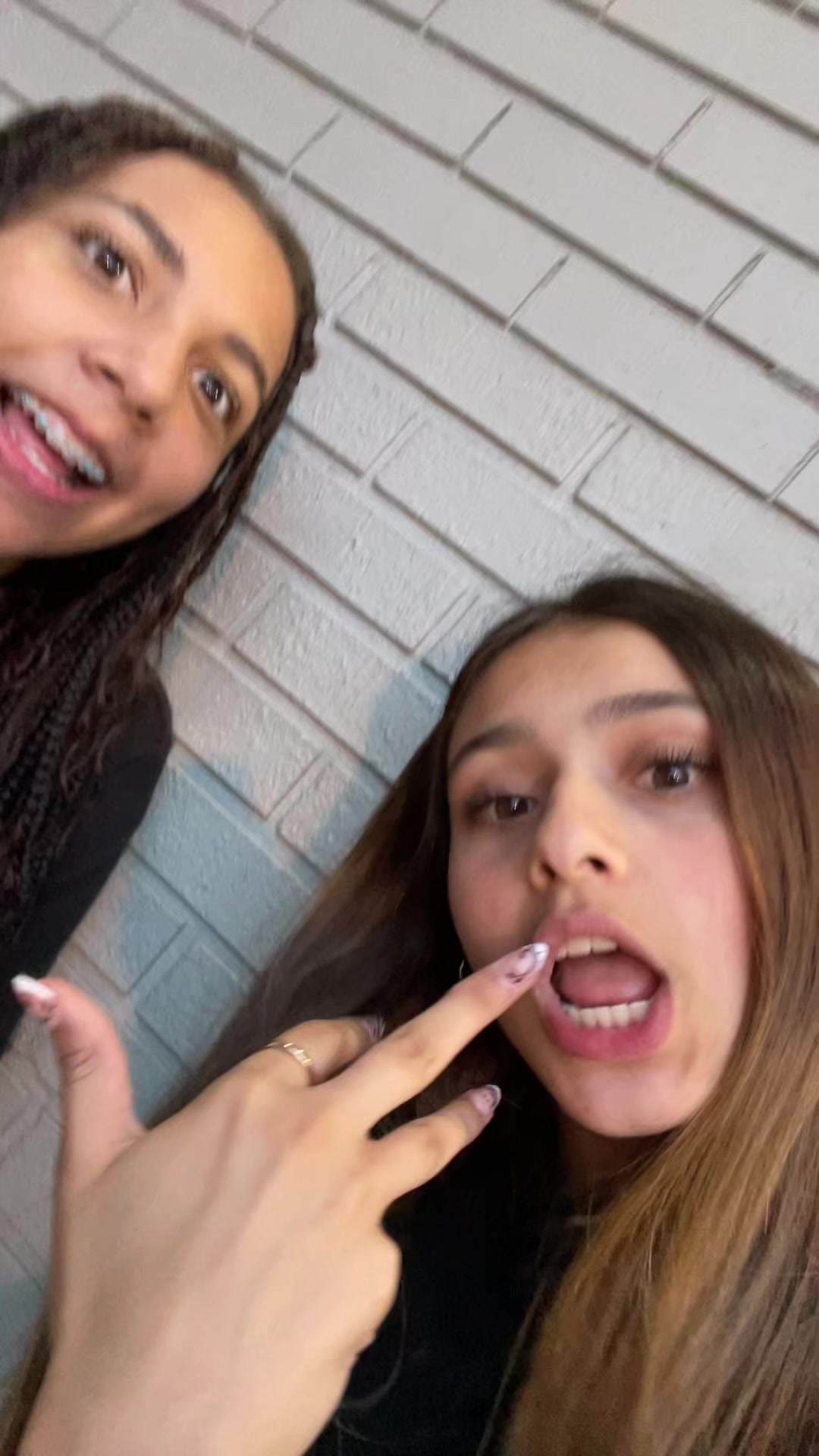 @ayvuh
