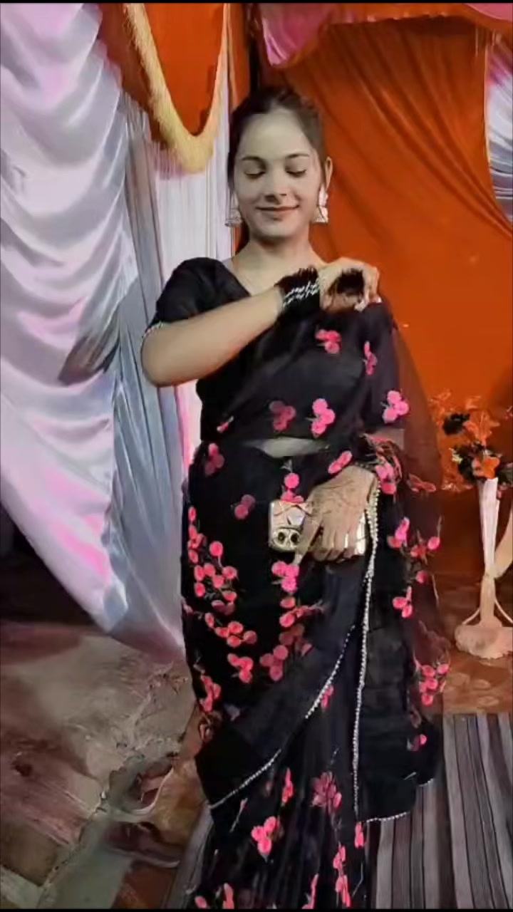 @👑✨ It's me Karishma ✨🦋