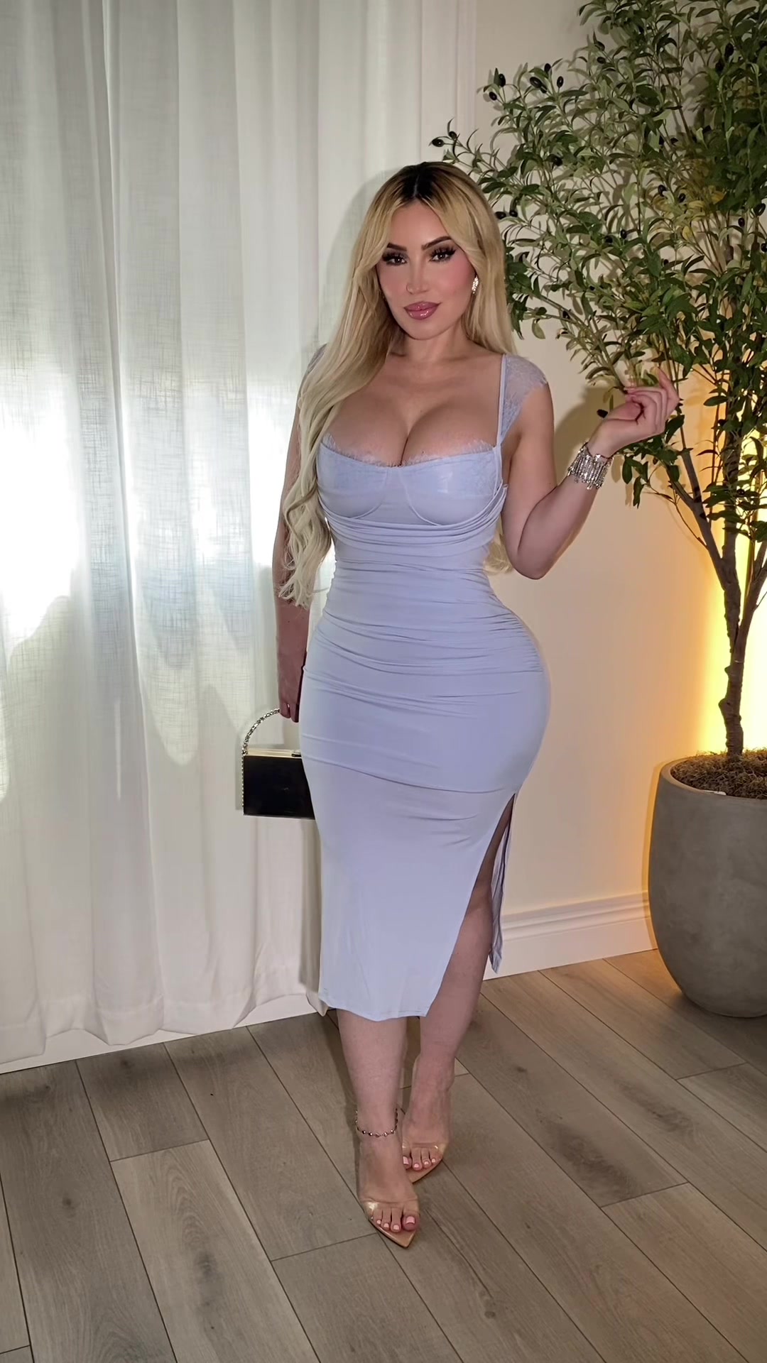 @GoldenDivinity