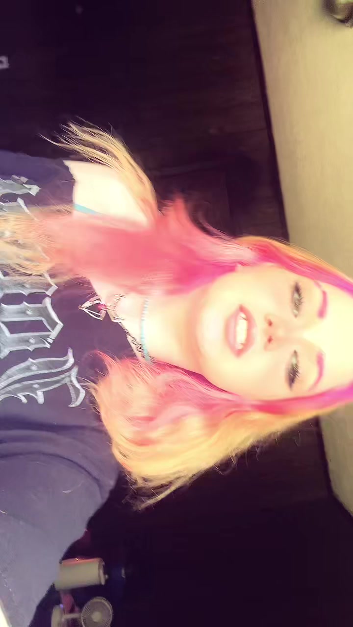@Bella_9_9_9