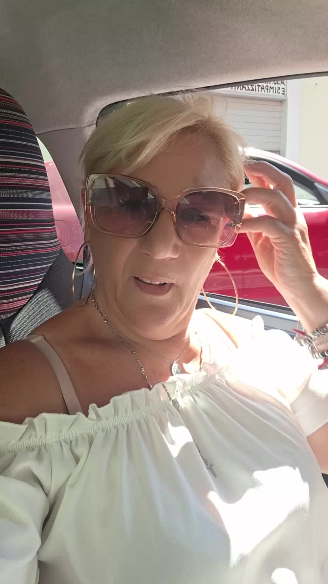 @angela