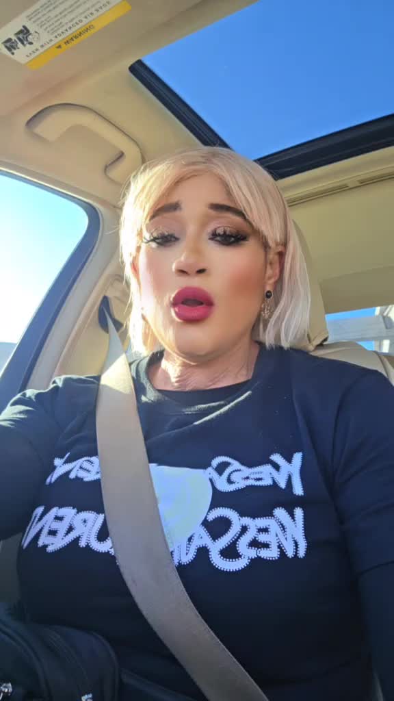 @Demi