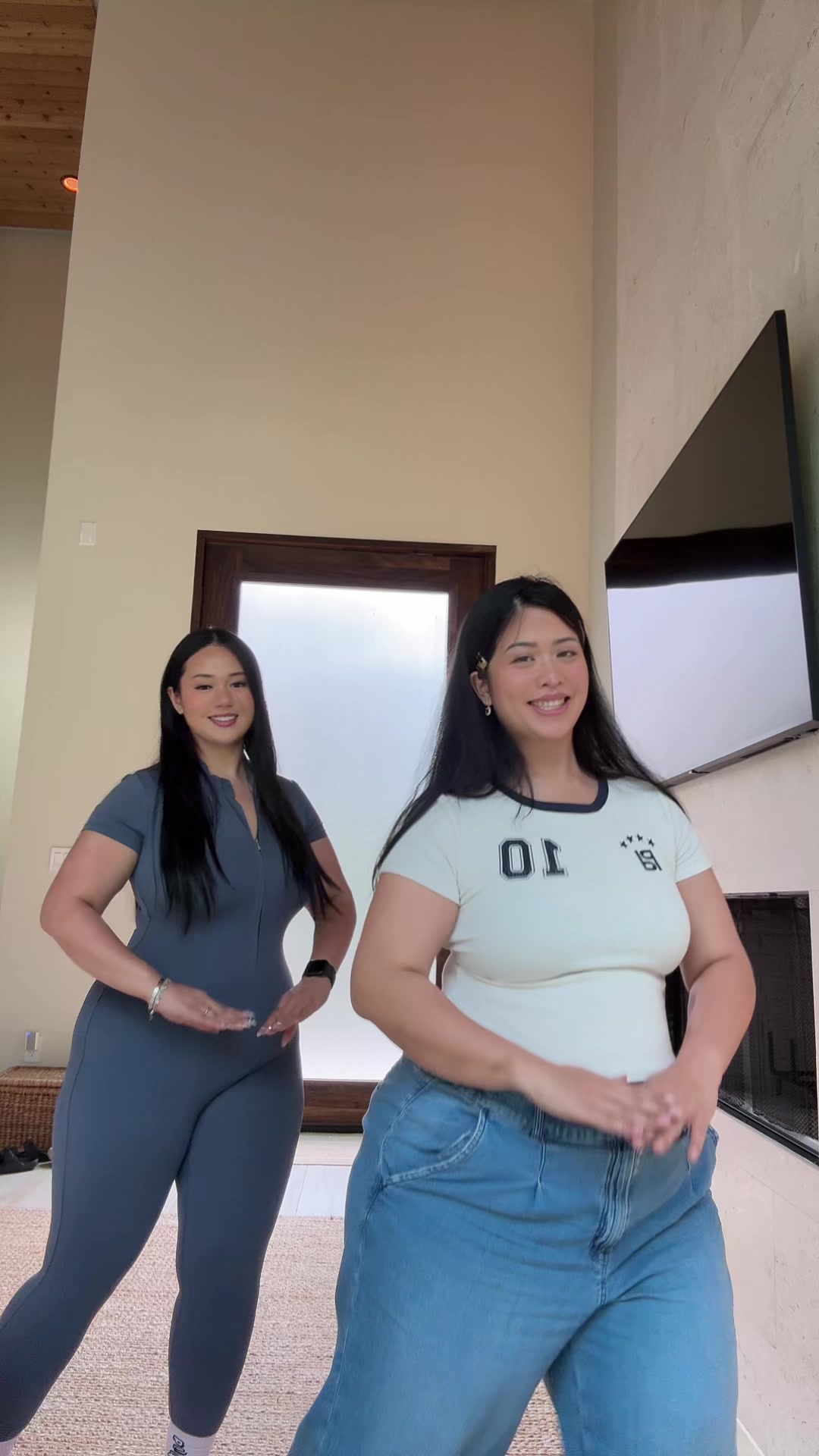 @Bella