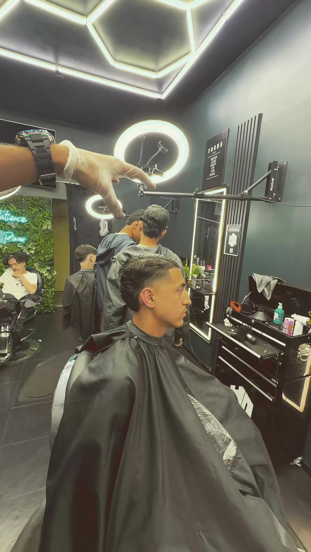 @Barber Cazza