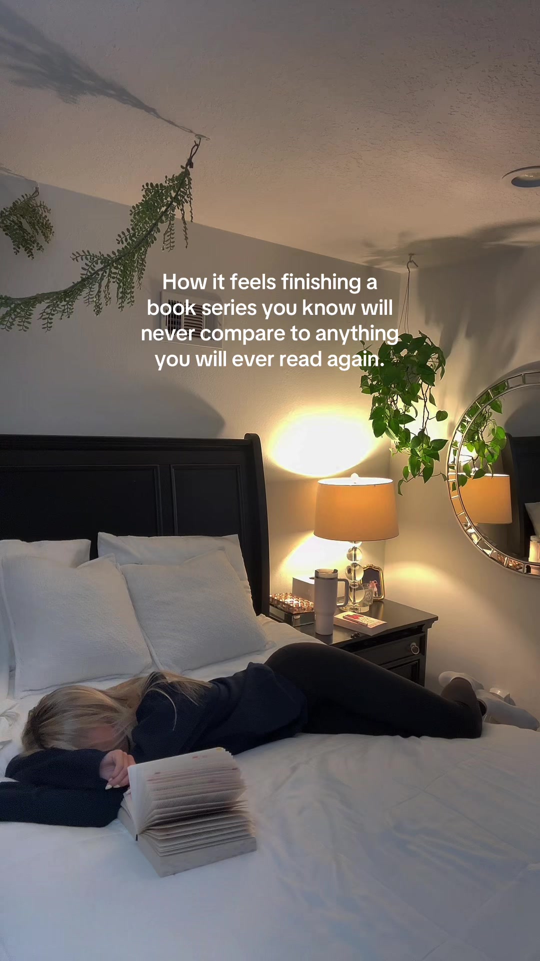@Courtney Renée 📖