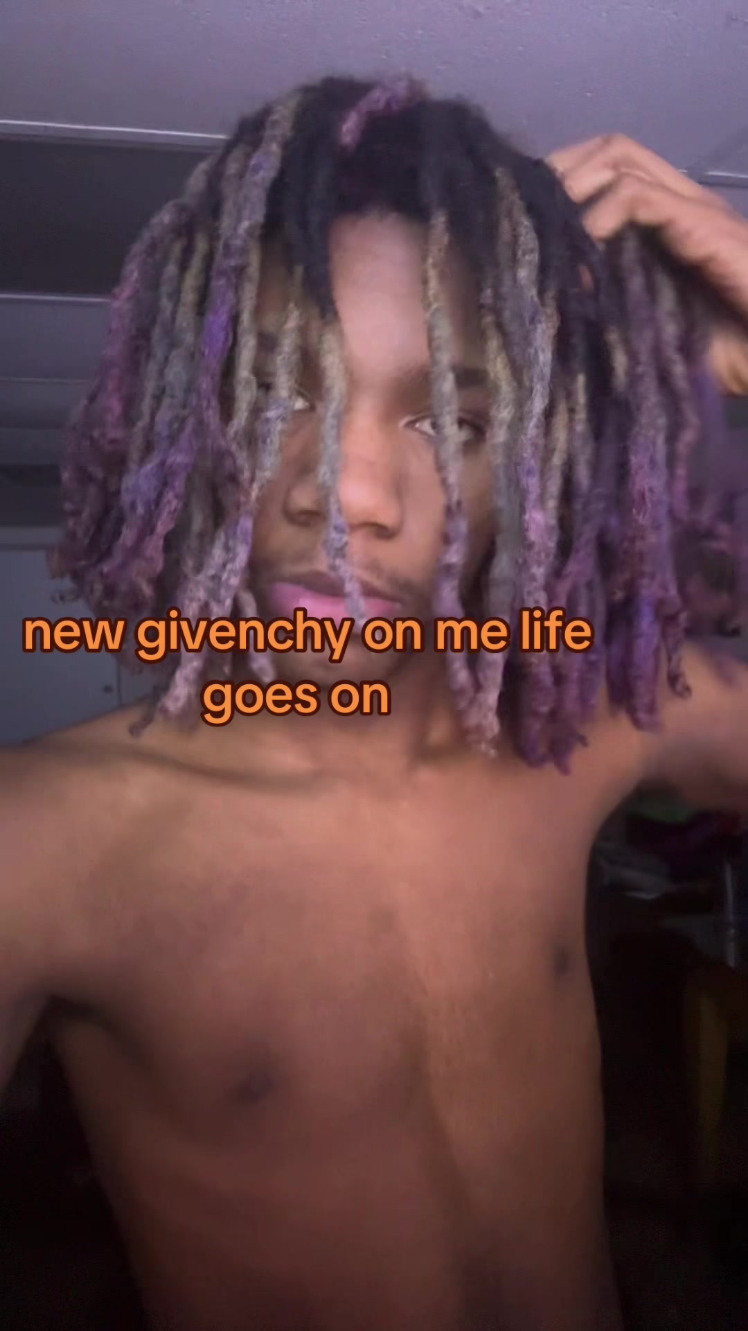@￴ 𖤐