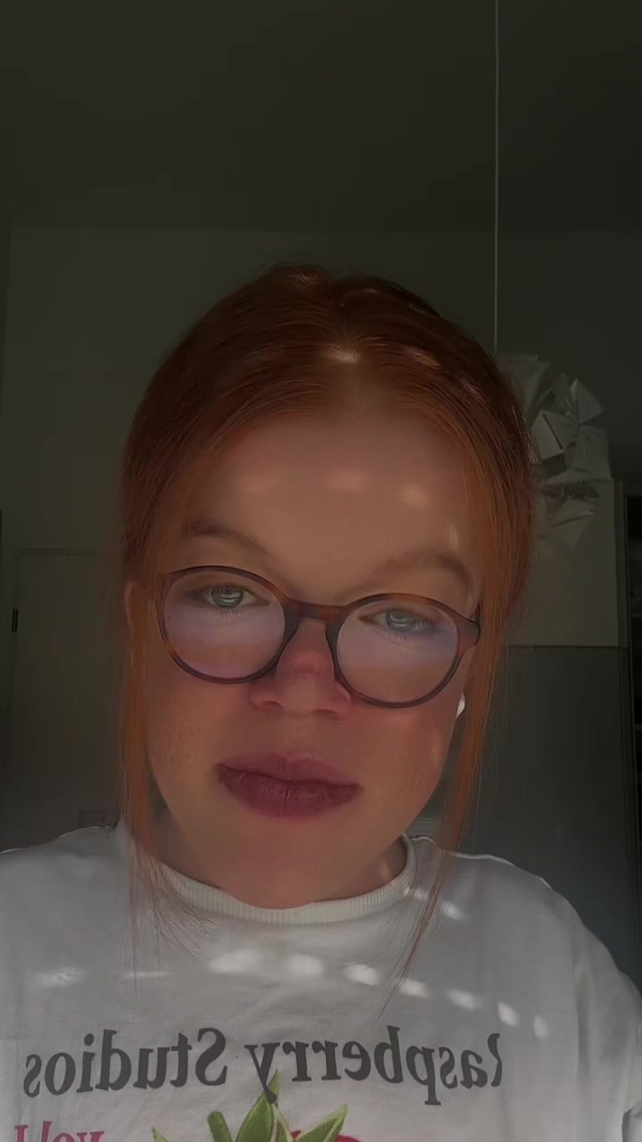 @𝒜𝓃𝒶𝒾̈𝓈