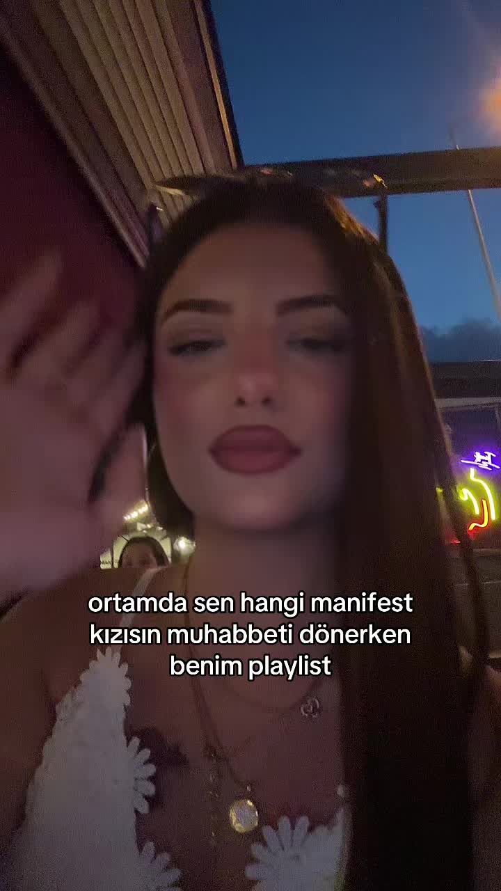 @Azra Eşref