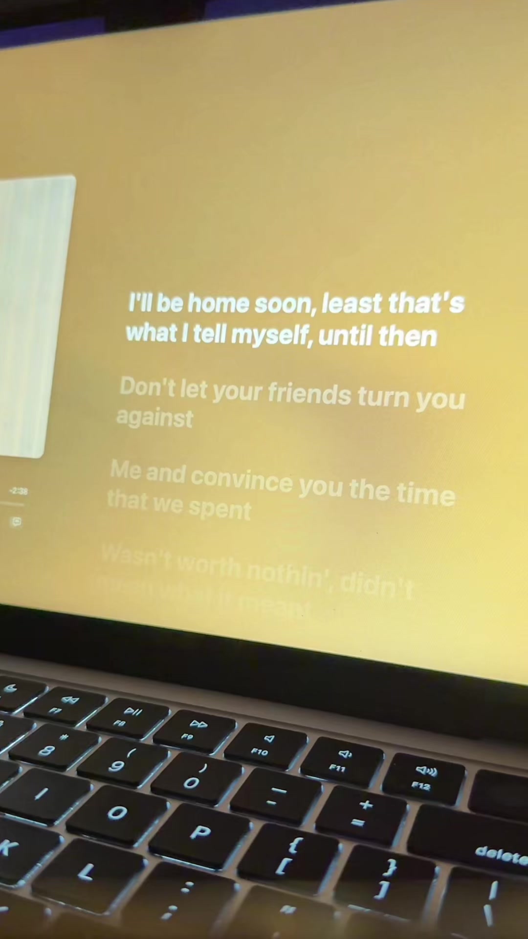 @🎧