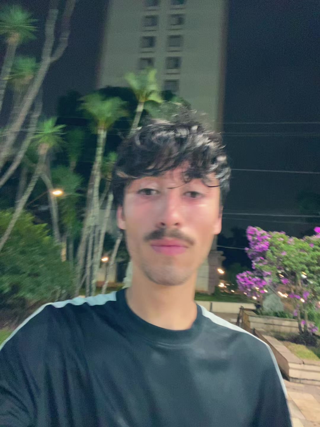 @????