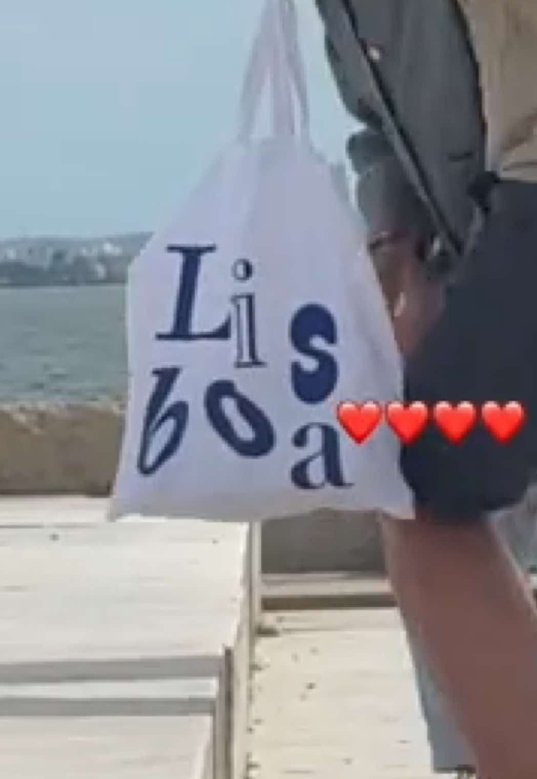 @ɐuᴉʇuǝlɐʌ
