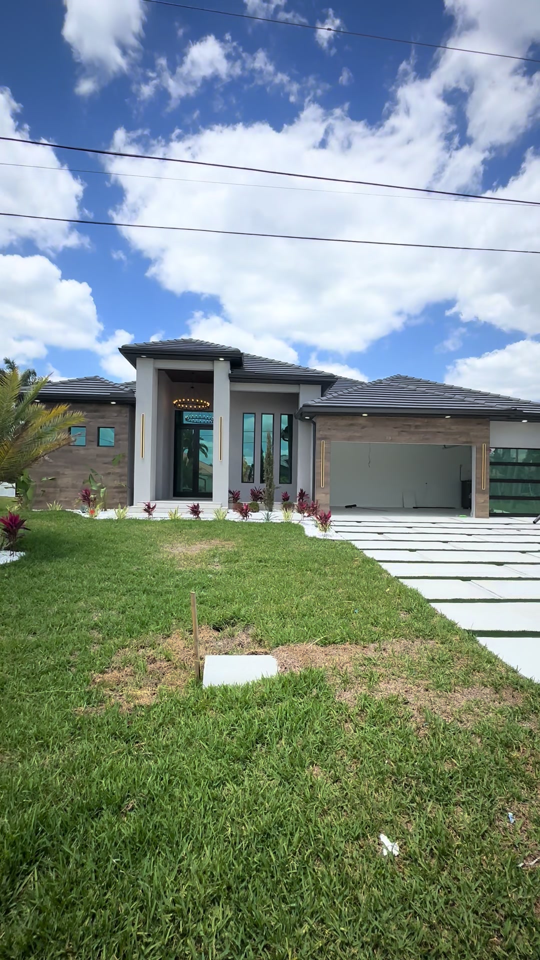 @Hustle Roofing