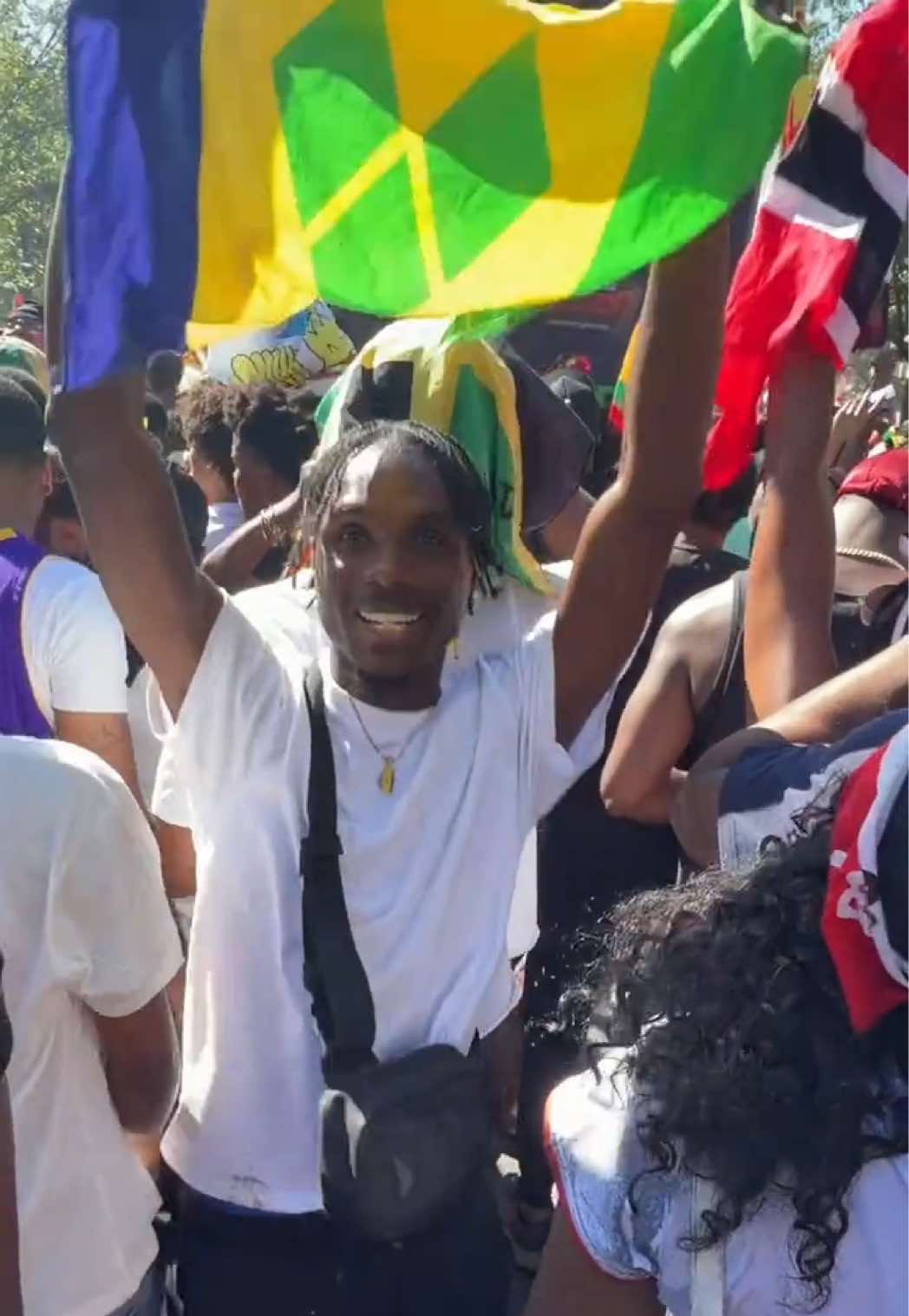 @Roy boogie 🇻🇨🇻🇨