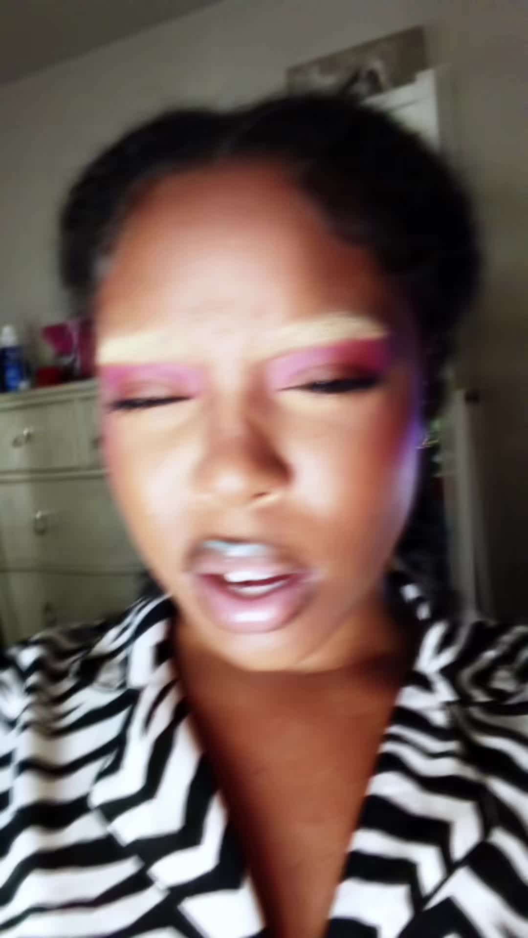 @auntiereny