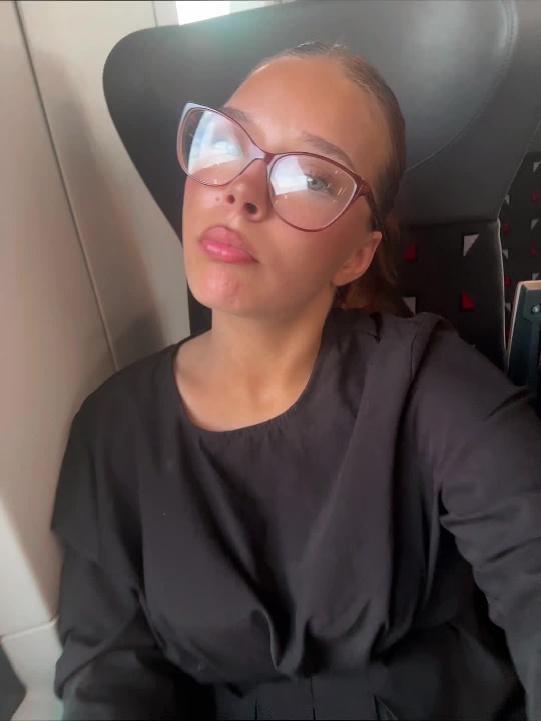 @y2k_.kitty.xo