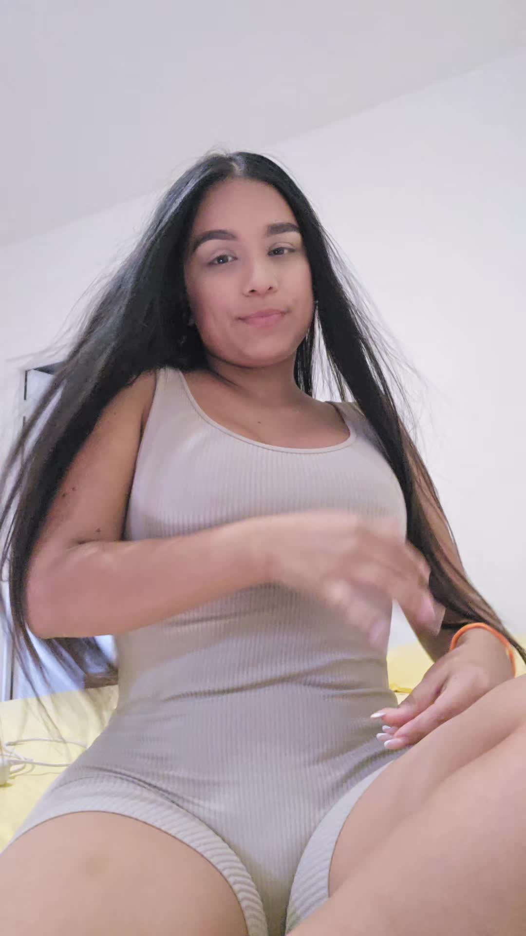 @🦦